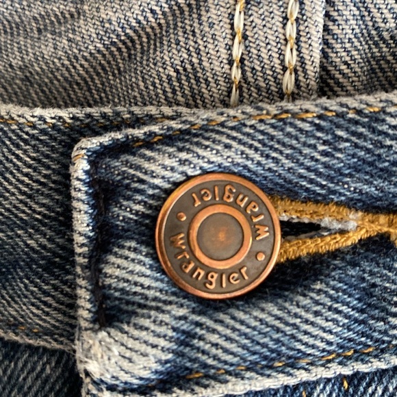 Wrangler Jeans Men’s 42x30 Blue Comfort Relaxed Fit Stone Wash Denim Cotton 42 - Picture 6 of 10